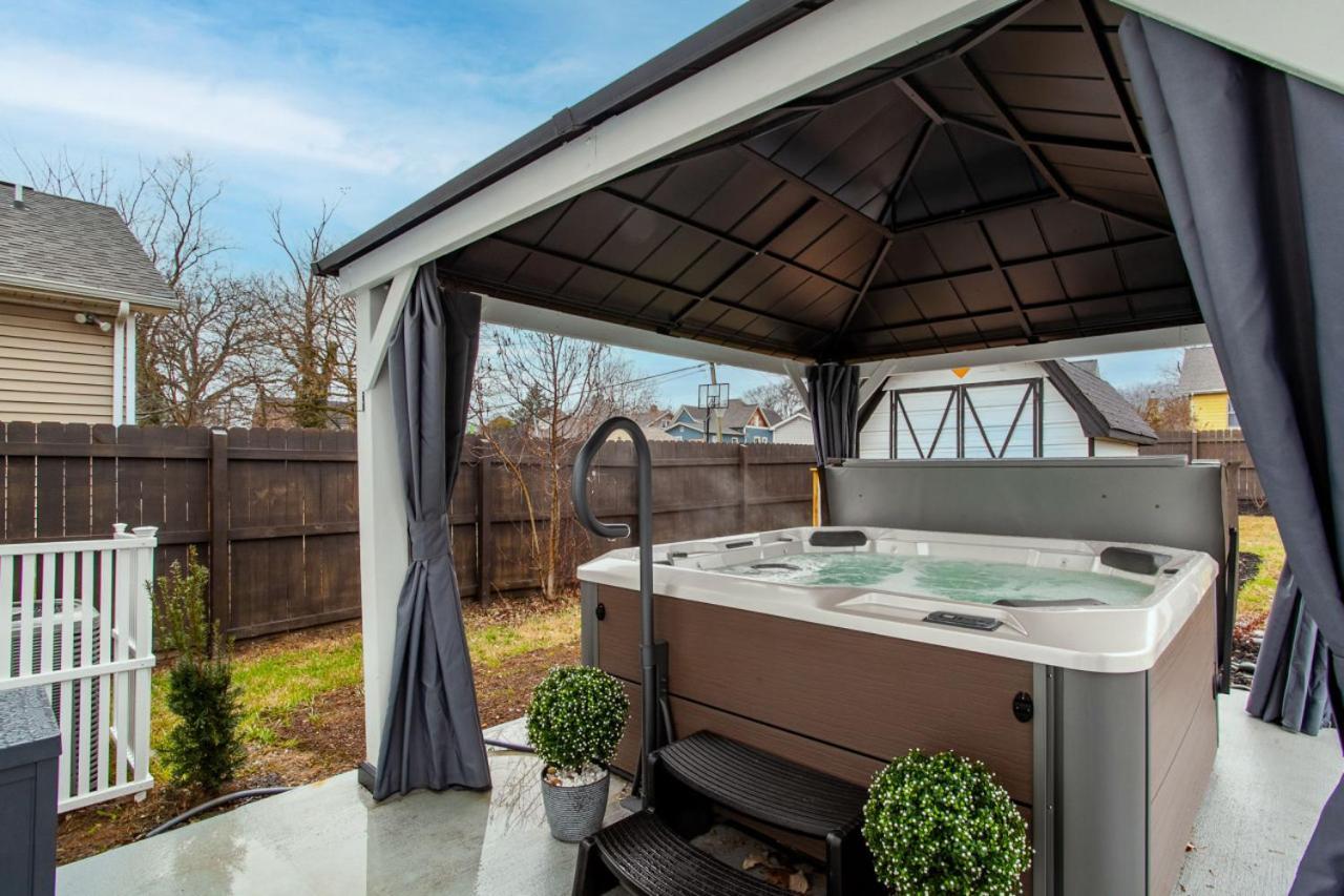 Blue Valley Inn - Hot Tub & Spacious Play Area! Knoxville Exterior photo
